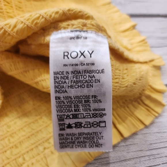 Nwt Roxy Maui Nix Crop Top Lemon Keyhole Tie Buttons and Smocking Size XL - Picture 7 of 9